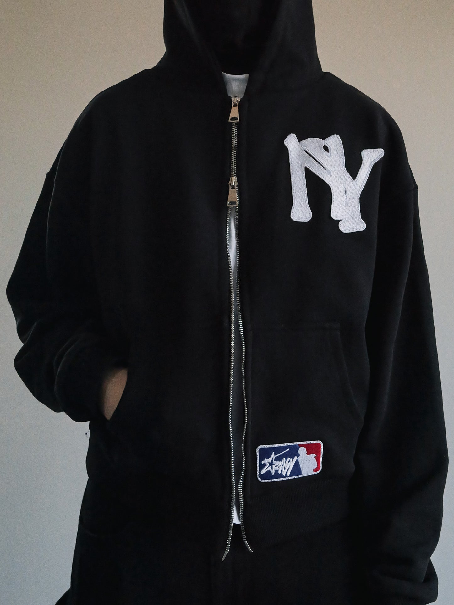 MLB BLACK ZIPPED HOODIE